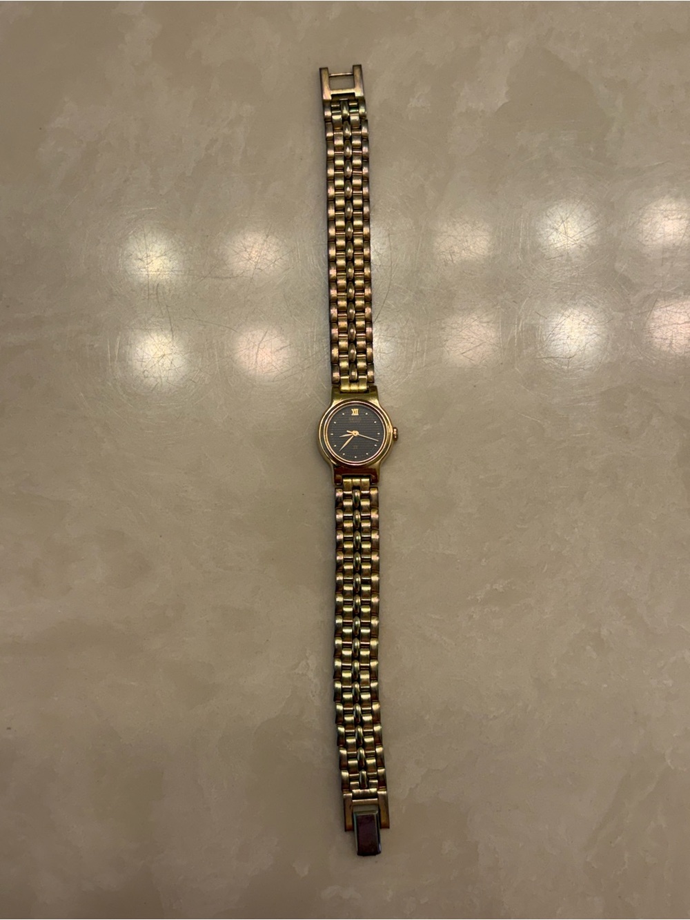 Vintage Seiko Women's Gold-Tone Bracelet Watch with Black Dial
